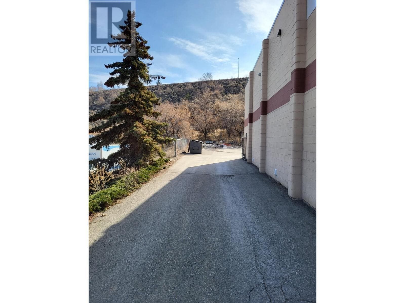 Real estate listing