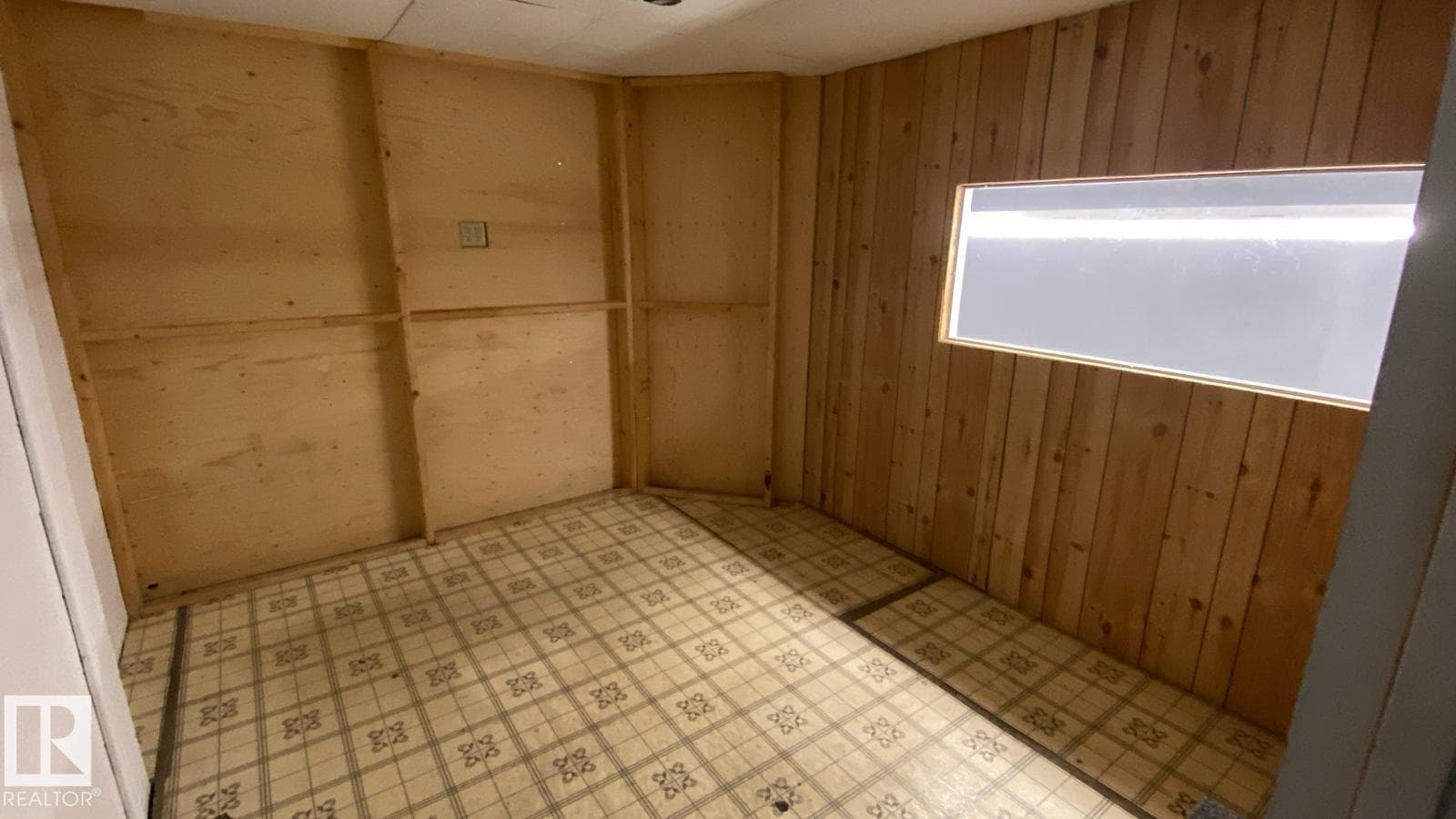 Real estate listing