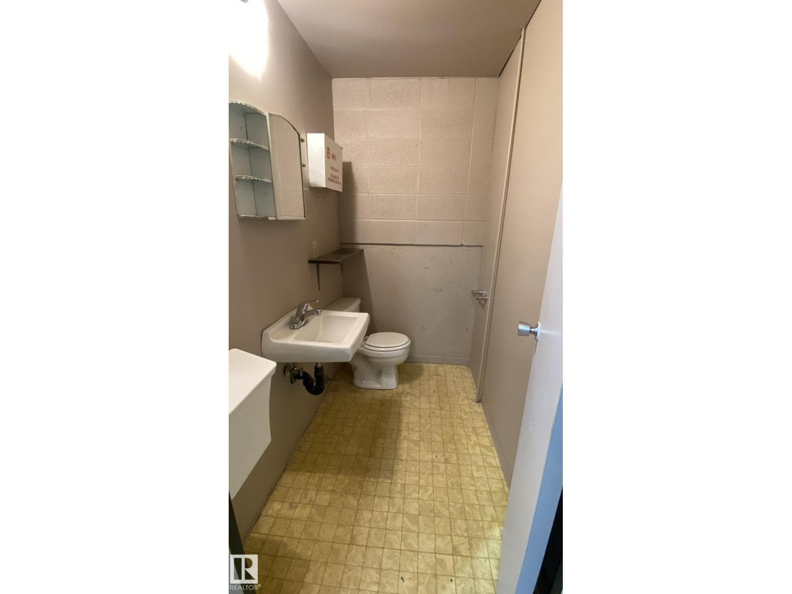 Real estate listing
