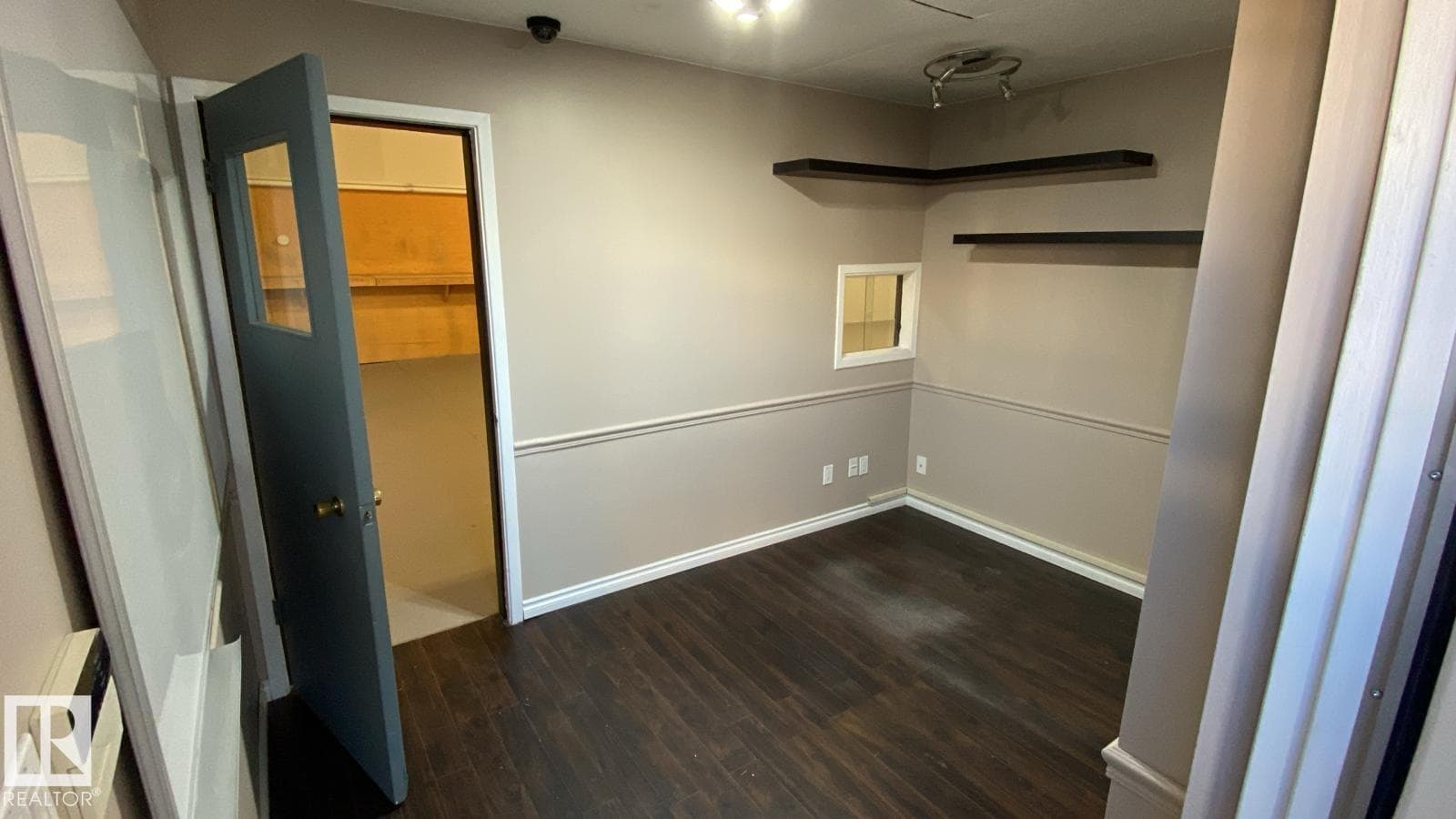Real estate listing