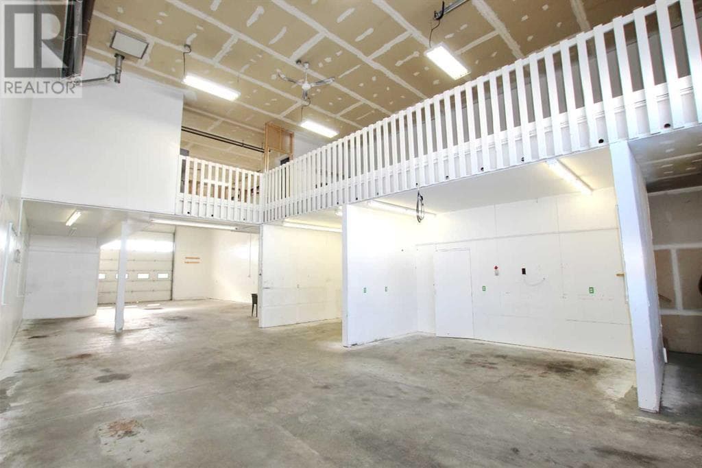 102, 20 Cuendet Industrial Way, Sylvan Lake, Alberta