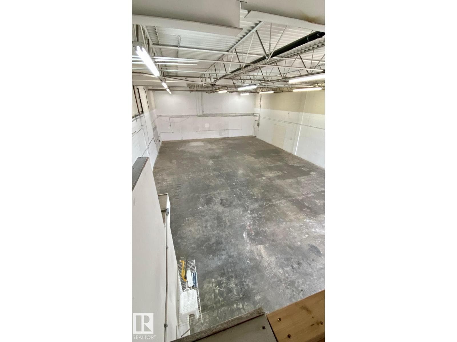 Real estate listing