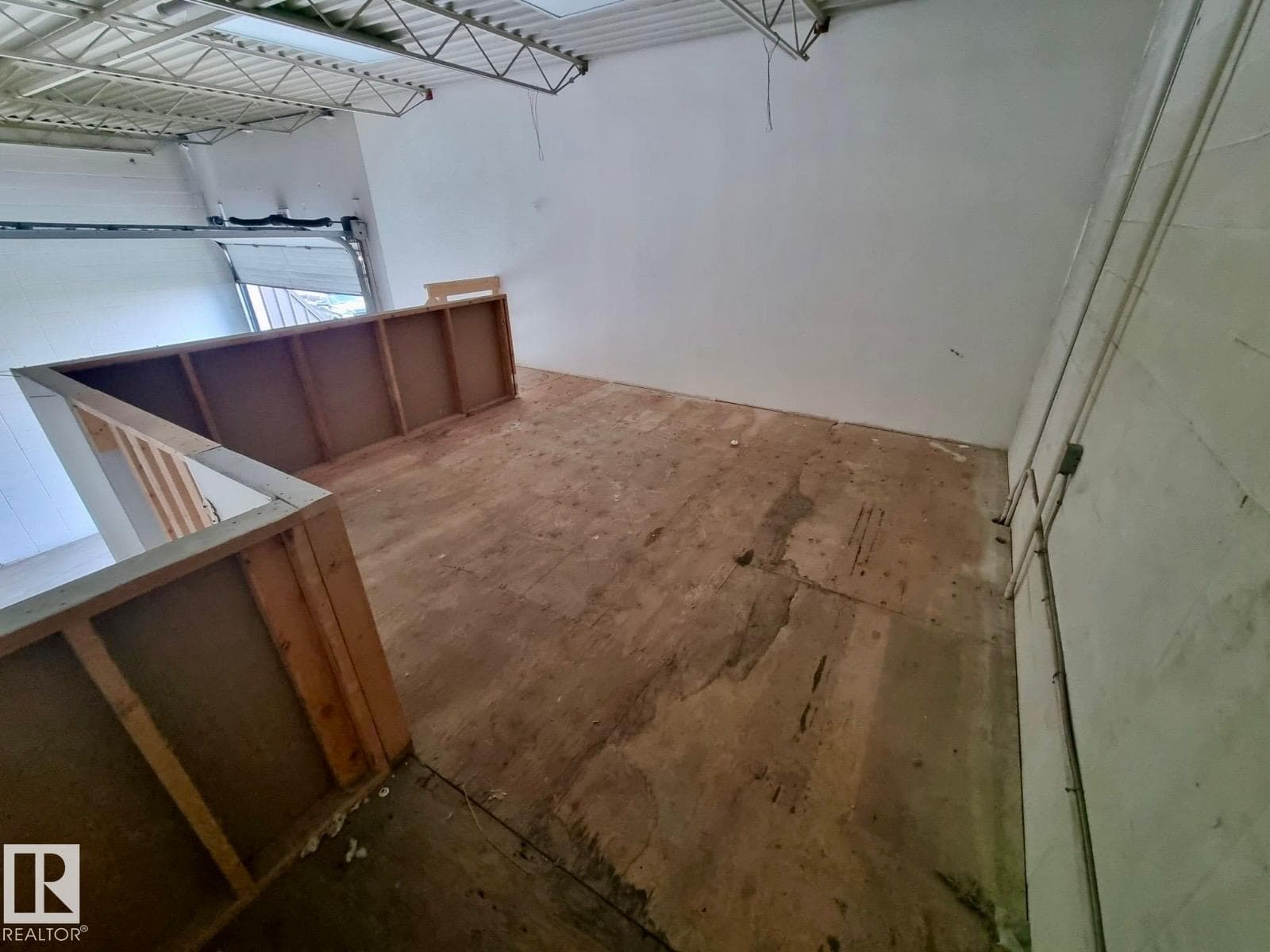 Real estate listing