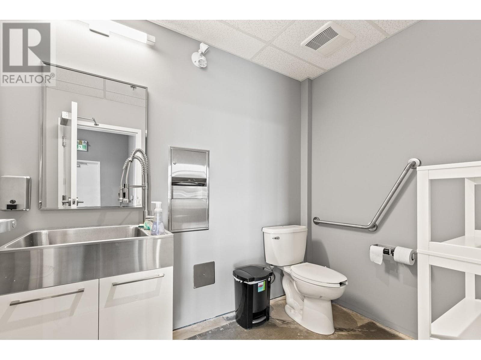 Real estate listing