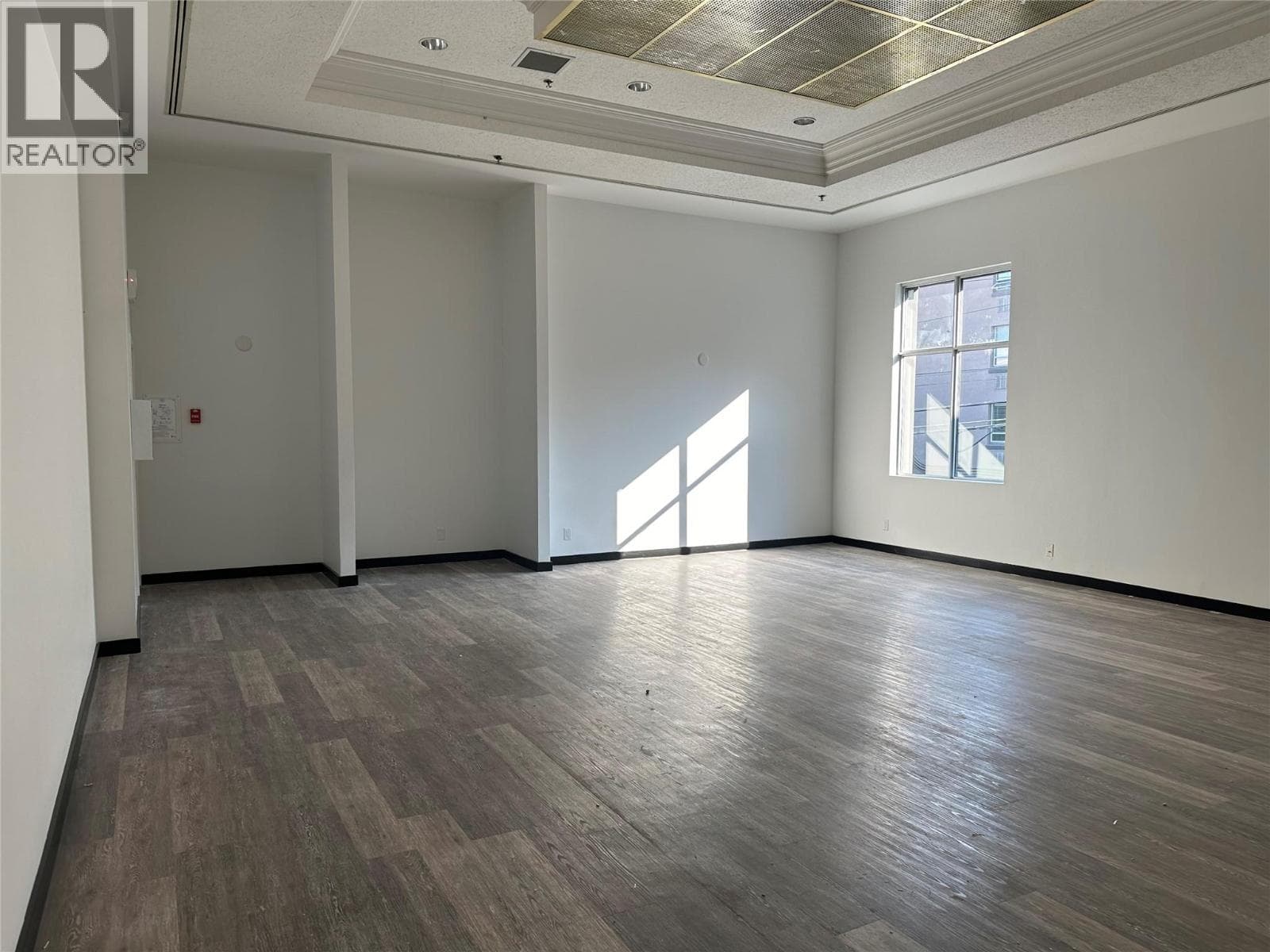 Real estate listing