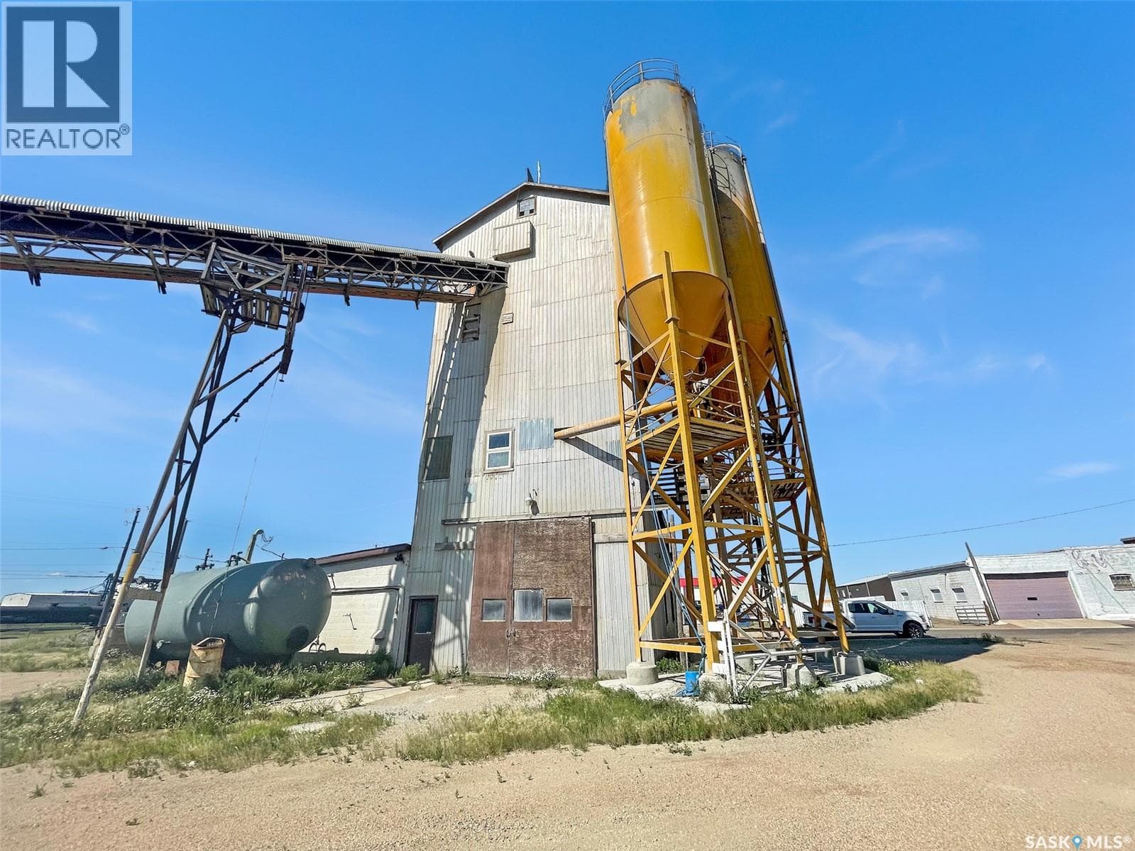 Real estate listing