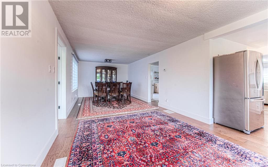 Real estate listing