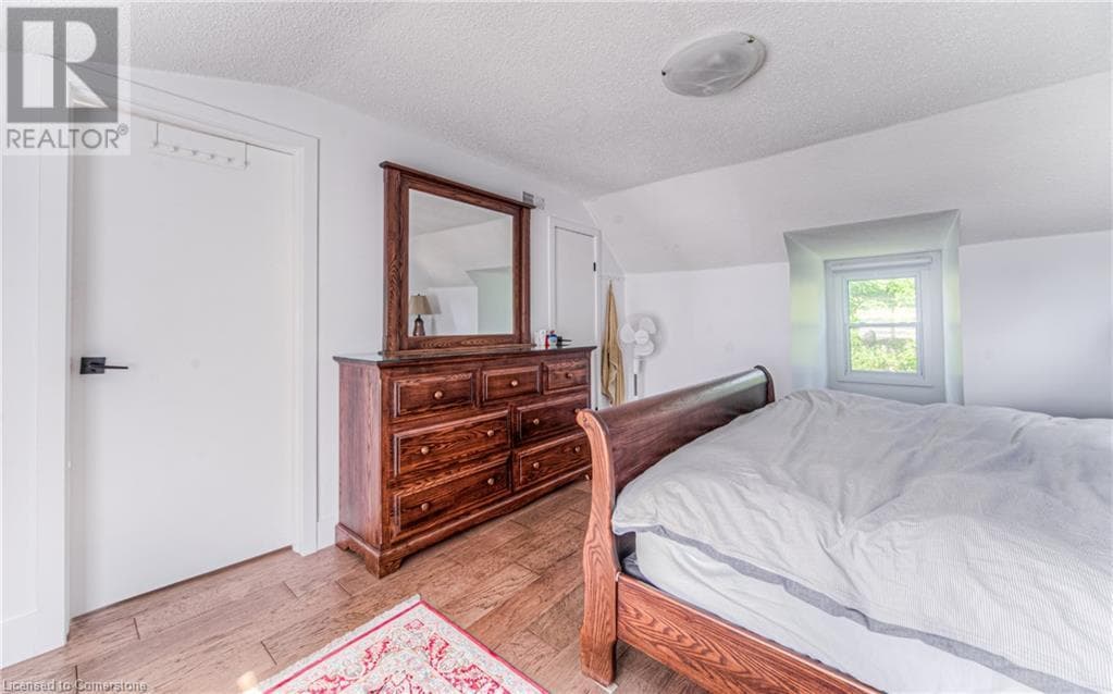 Real estate listing